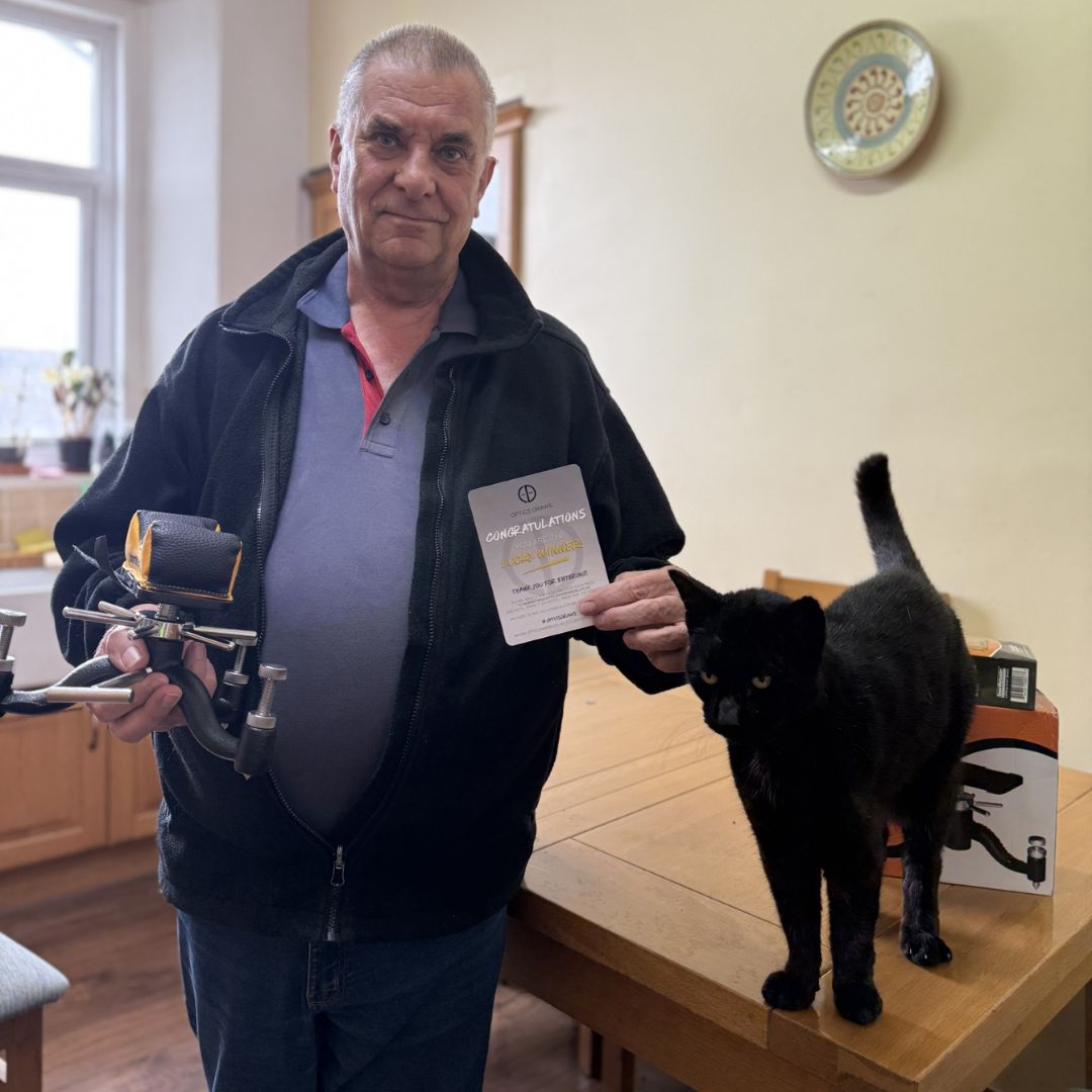 WIN A: Smart Reloader SR300 Bench Shooting Rest with SR207 Front Rest Shooting Bag (Bench Rest)