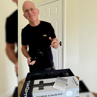 WIN A: Vector Optics Tauron 4-24x50 FFP IR MPX1 1/10MIL 30mm Rifle Scope