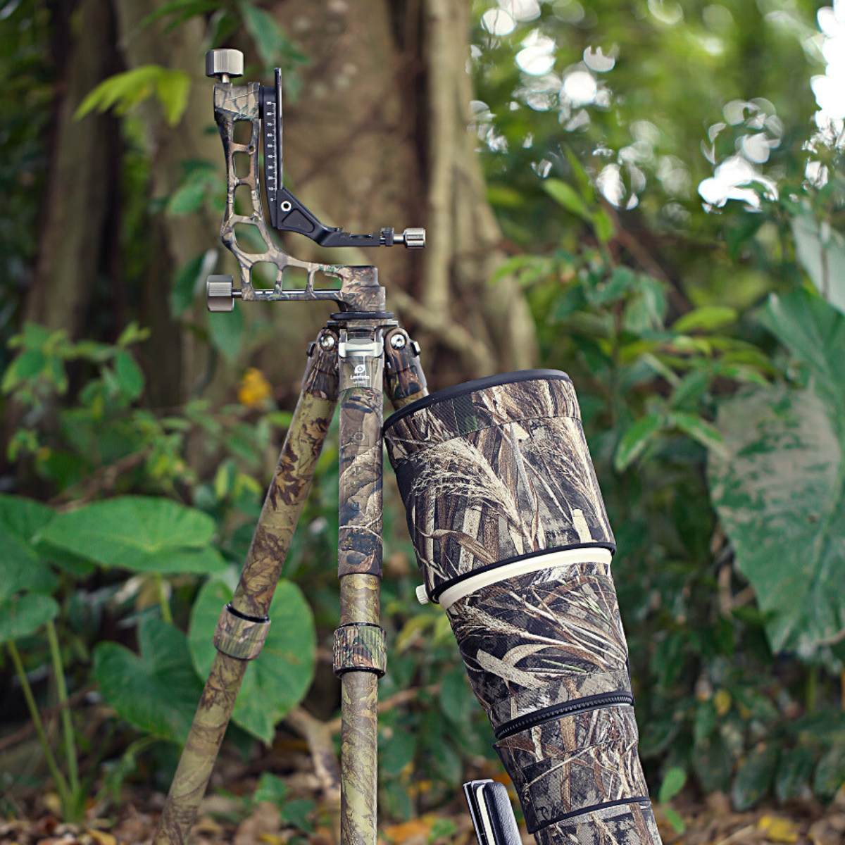 Leofoto Ranger CAMO LS-365C Lightweight 10x Layer Carbon Half Ball Levelling Tripod with PG1 CAMO Gimbal Head