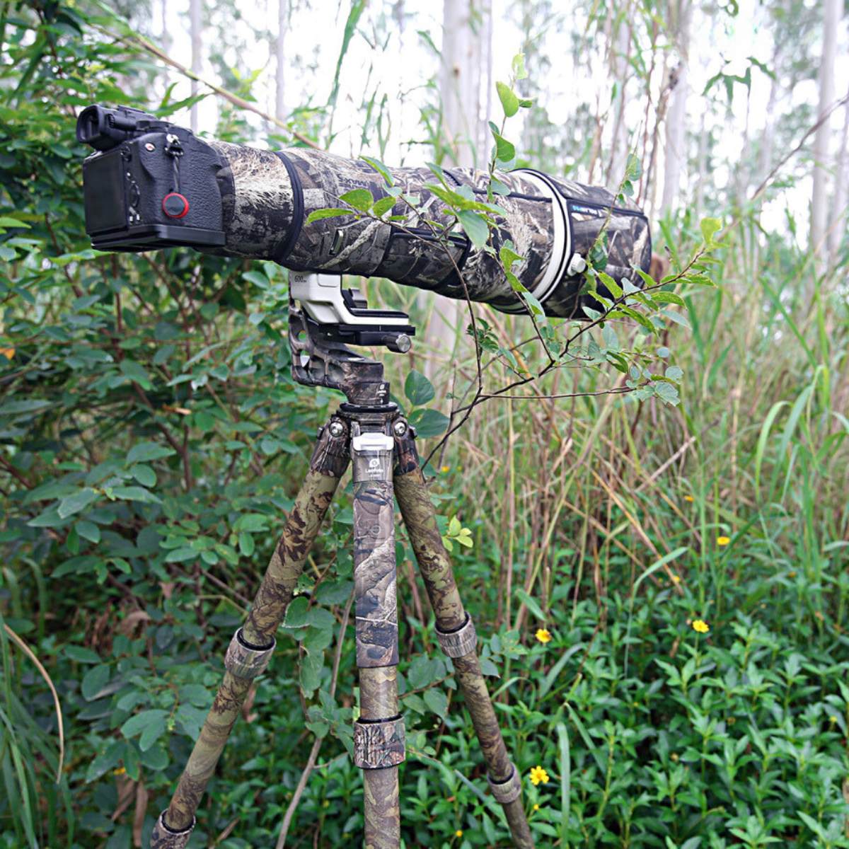 Leofoto Ranger CAMO LS-365C Lightweight 10x Layer Carbon Half Ball Levelling Tripod with PG1 CAMO Gimbal Head