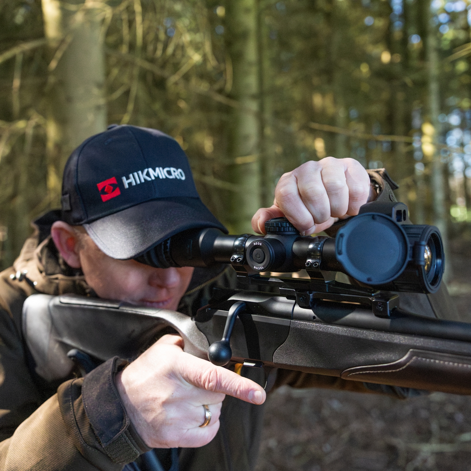 HIKMICRO Neos NE35L Thermal Rifle Scope with LRF and Ballistics Calculator