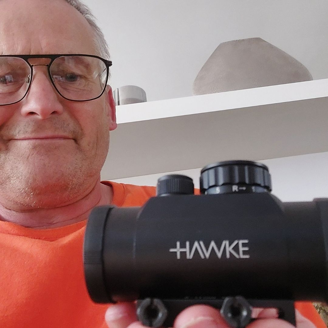 WIN A: Hawke 1x30 3 MOA Red and Green Dot Sight with Weaver / 9-11mm Rail