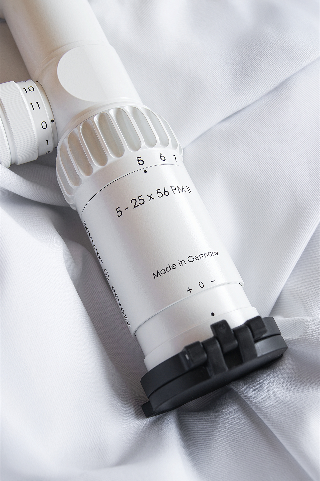 ** LIMITED EDITION ** Schmidt and Bender 5-25x56 PM II LP P5FL 1cm cw DT27 MTC LT /ST ZC LT RAL 9010 Rifle Scope